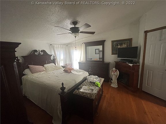 3rd image of 4257 Woodward Dr