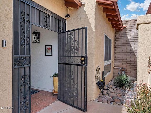4th image of 5665 N Camino Del Sol