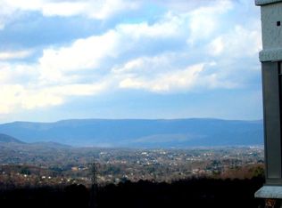 5002 Hunting Hills Sq, Roanoke, VA 24018