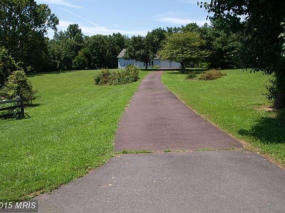 3rd image of 7454 Still Pond Ln