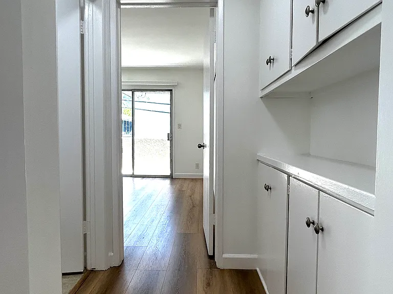 1220 Wellesley Ave #8 — Photo 7
