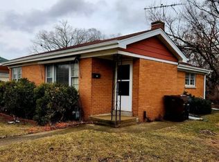 8443 Gross Point Rd, Skokie, IL 60077