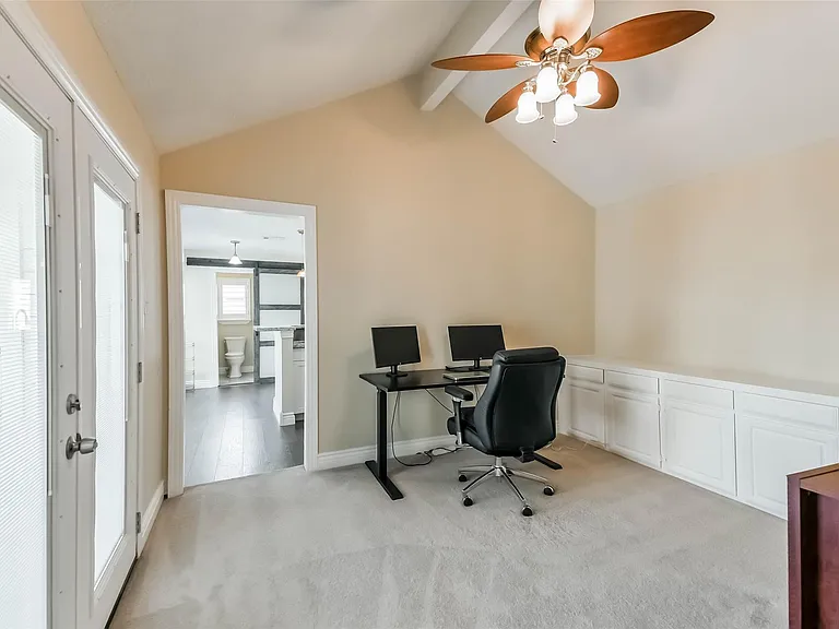 3911 Cherry Forest Dr — Photo 33