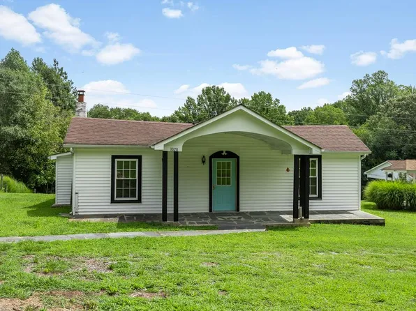 1028 Weatherford Loop Rd, Halifax, VA 24558