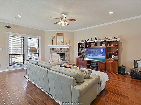 5th image of 1113 Hopewell Ct