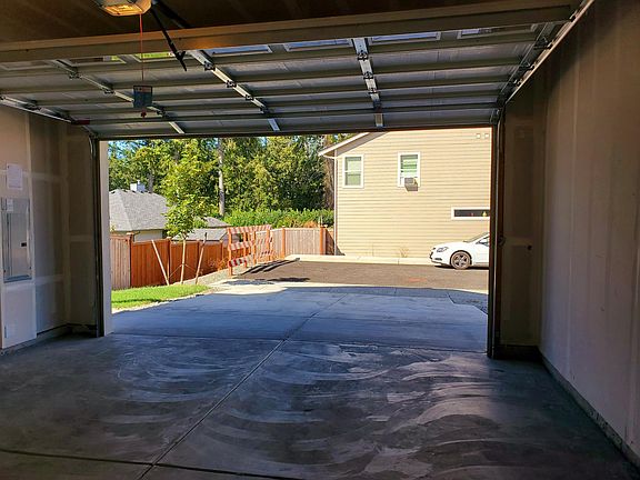 4th image of 6905 Delaney Ln NE #2