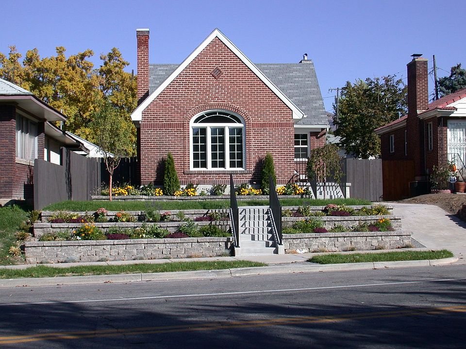 Terraced Front Yard