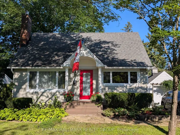 22 Dunvegan Rd, Ottawa, ON K1K 3E9