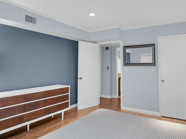 2260 N Cahuenga Blvd #106 — Photo 20