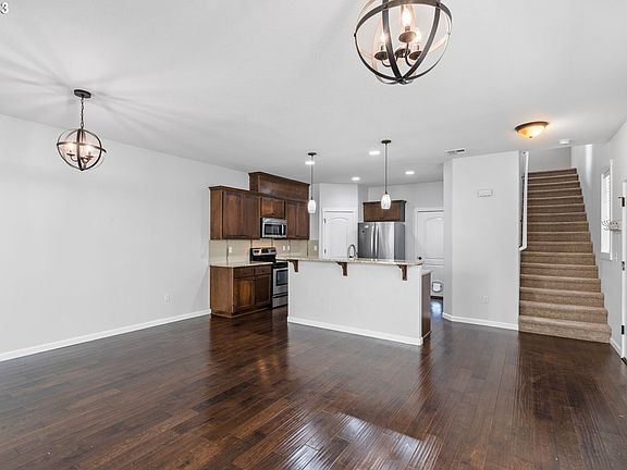 4th image of 2707 NE 130th Ct