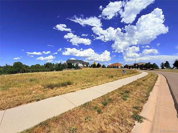 4th image of 2532 Eastview Drive