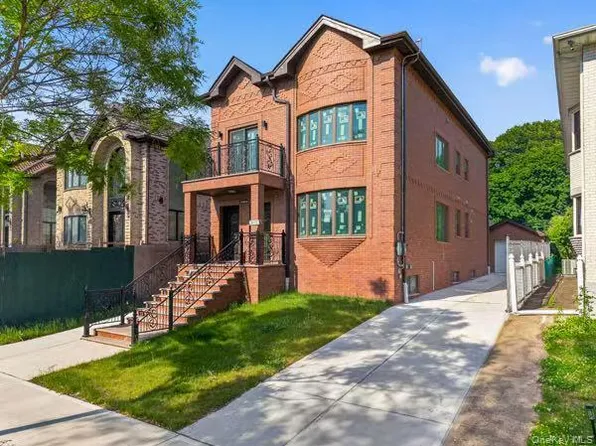 6973 229th Street, Oakland Gardens, NY 11364