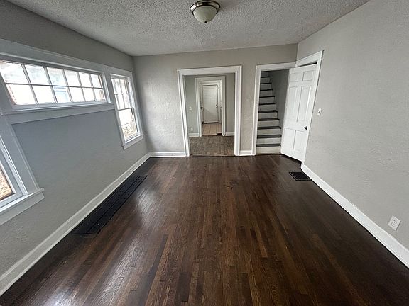 3rd image of 5621 Park Ave