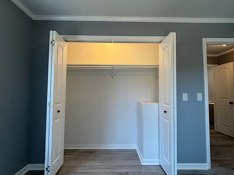 186 Home St — Photo 12