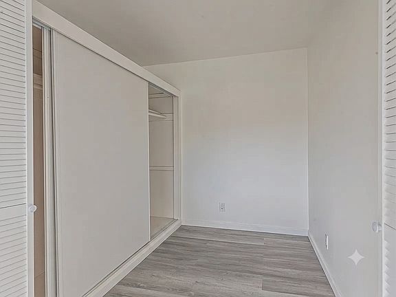 4th image of 327 N Brand Blvd #22