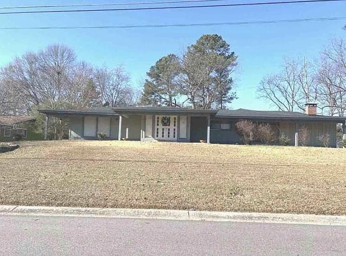 1st image of 415 Rock Meadow Dr