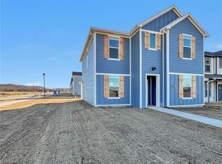 4777 W Triangle St, Fayetteville, AR 72704