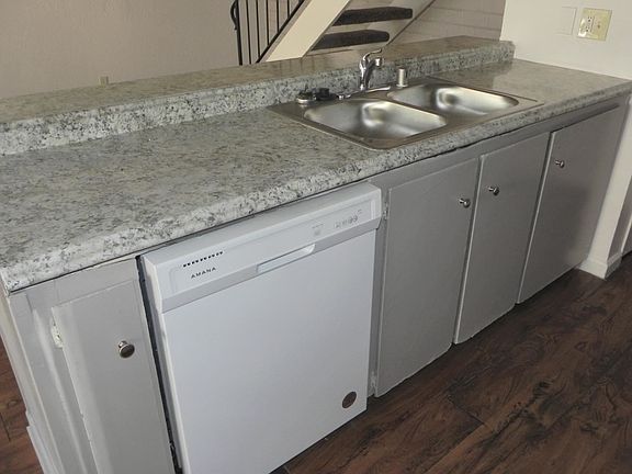 4th image of 2819 W Fairmont Ave APT 103