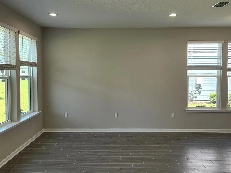 118 Pinebury Lane St — Photo 9