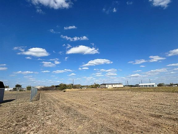 4th image of 172 Roark Dr