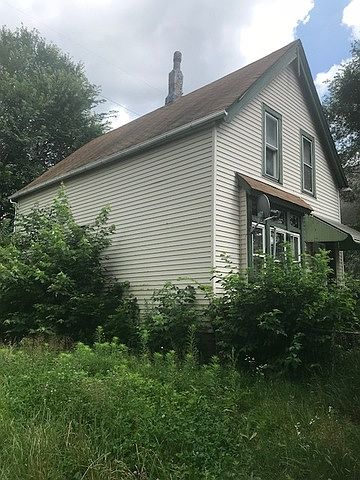 2nd image of 5747 S La Salle St