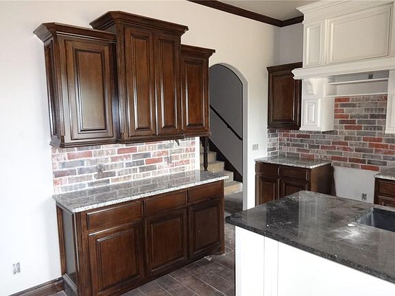 5th image of 11424 Fairways Ave