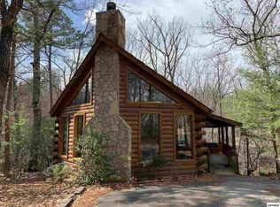 2332 Raymond Hollow Rd, Sevierville, TN 37876