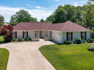 25 Barn Swallow Rd, Lake Forest, IL 60045