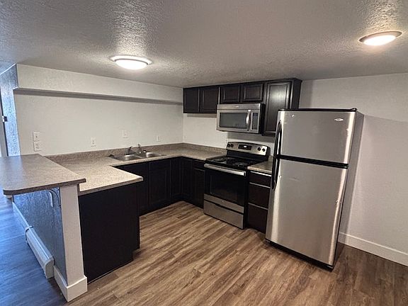 5th image of 2438 W 40th Ave #Basement