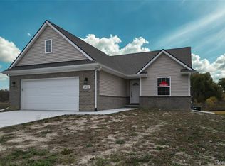 2422 Waterford Way, Davison, MI 48423