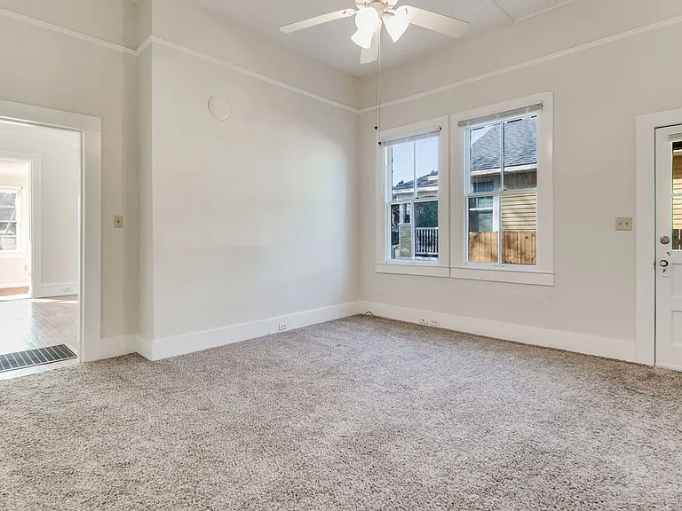 1224 E Strong St — Photo 17