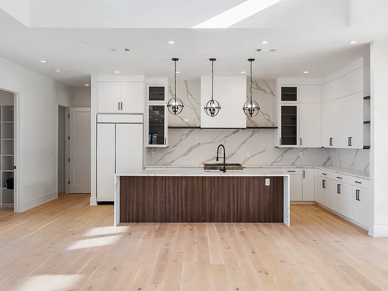 6425 Ranch Road 962 W — Photo 12