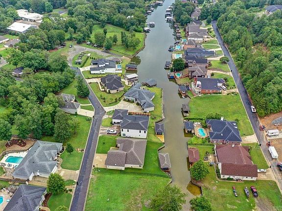 4th image of 11 Hunterscove Dr