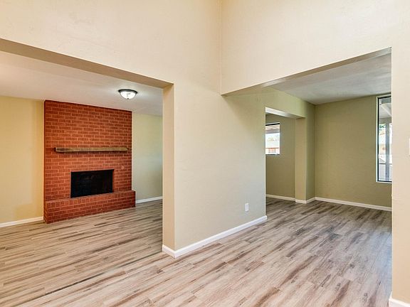5th image of 927 W Calle Lerdo