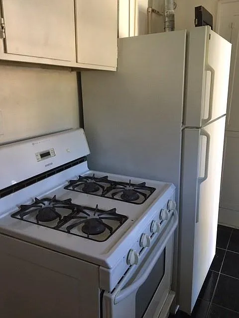1 bed, 1.0 bath, 680 sqft, $1,000 — Photo 2