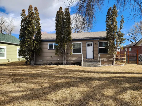723 8th Ave NW, Choteau, MT 59422