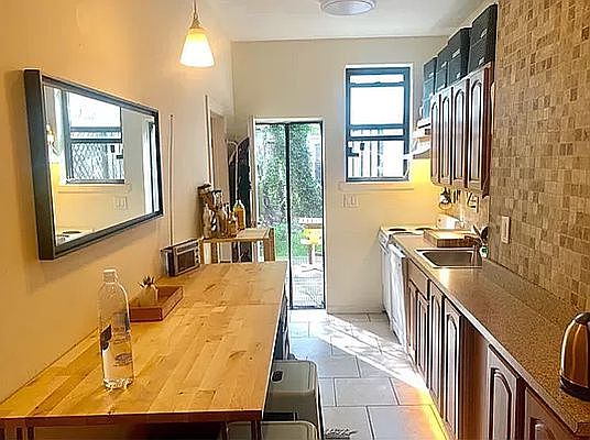 1st image of 216 Stanhope St APT 1RR