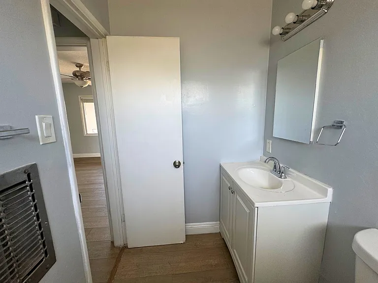 6710 S La Cienega Blvd #1 — Photo 9