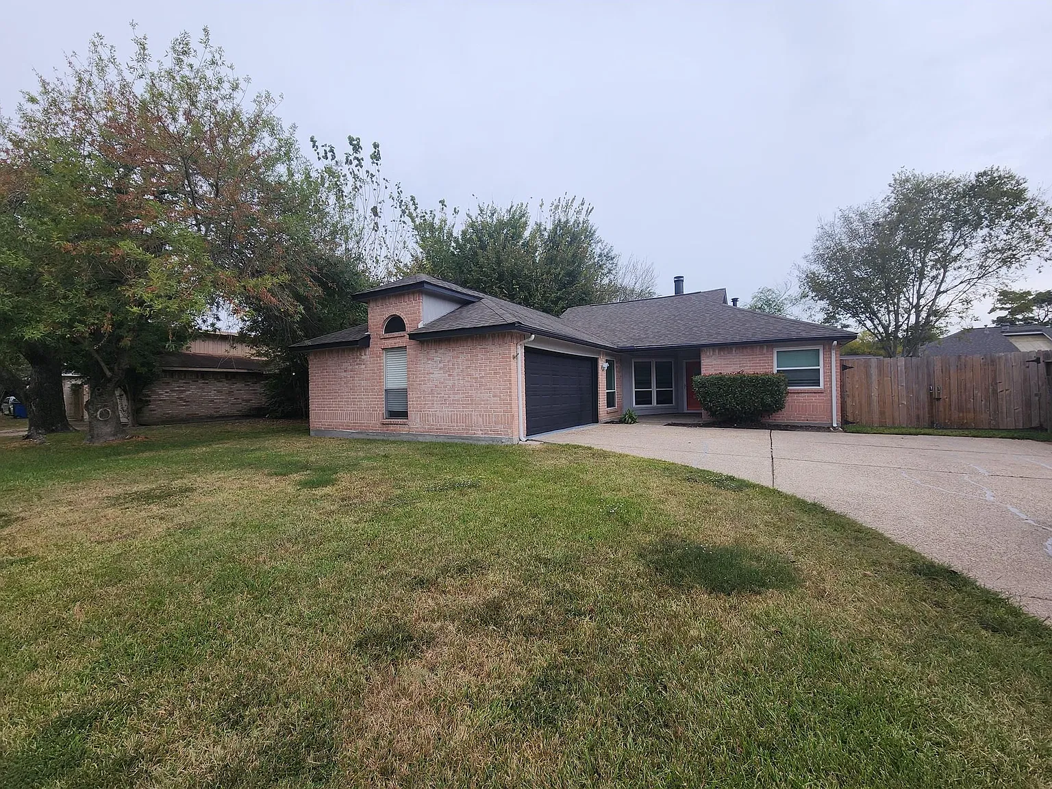 3 bed, 2.0 bath, 1282 sqft, $1,800 — Photo 2