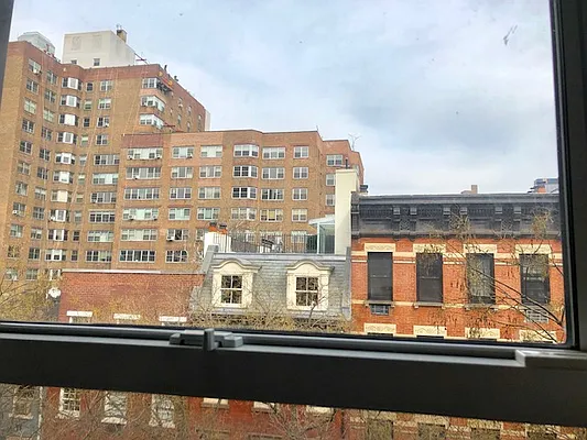 Rented by Bank Neary | media 4