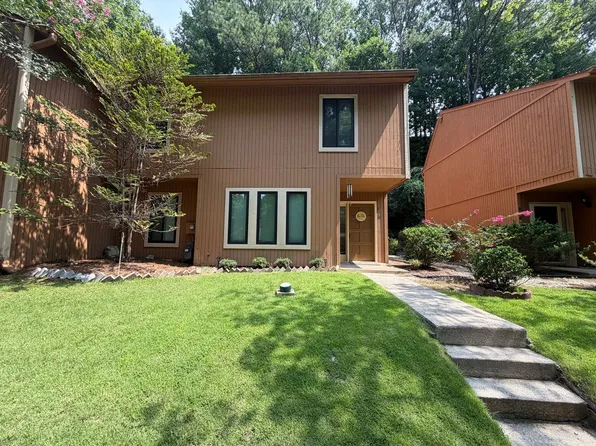 878 Lake Hollow Blvd SW, Marietta, GA 30064