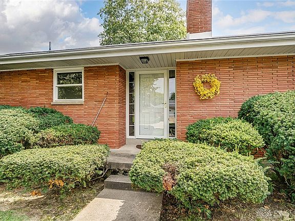 3rd image of 804 Willowdale Ave