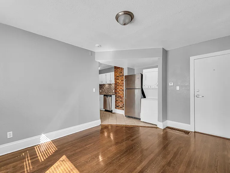 4226 Locust St — Photo 22