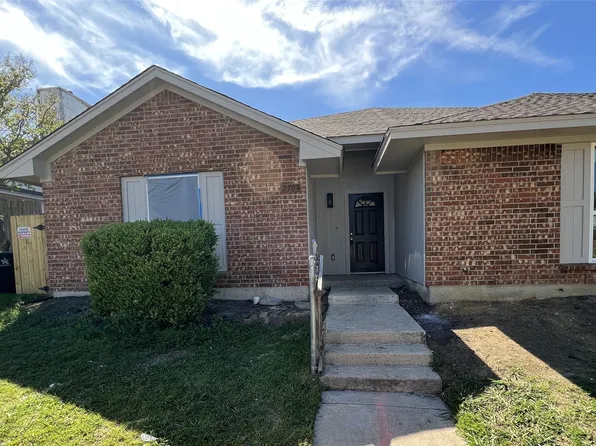 2504 Summer Place Dr, Arlington, TX 76014