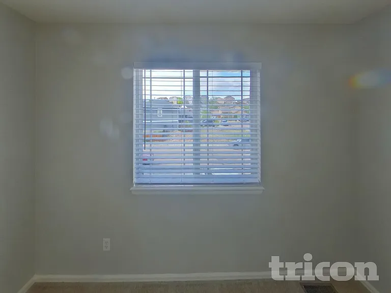 7335 Dobbs Dr — Photo 13
