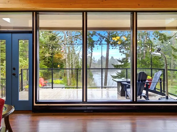 107 Parsons Rd, View Royal, BC V9B 3J8