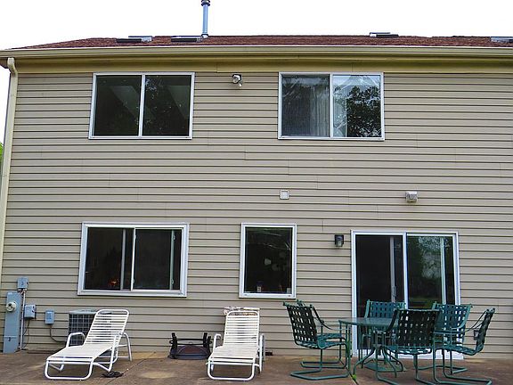 Big rear patio open to Woods