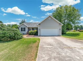 478 Chetola Rd, Seneca, SC 29672