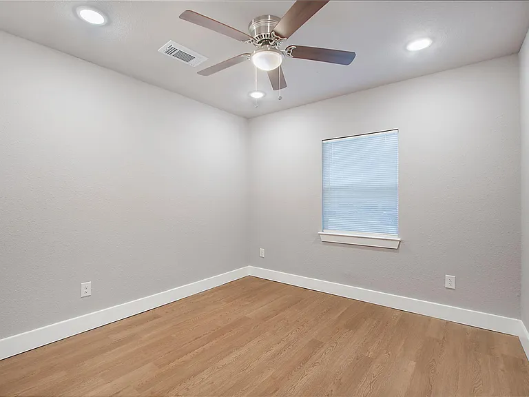 801 Sunny Slope Dr — Photo 6