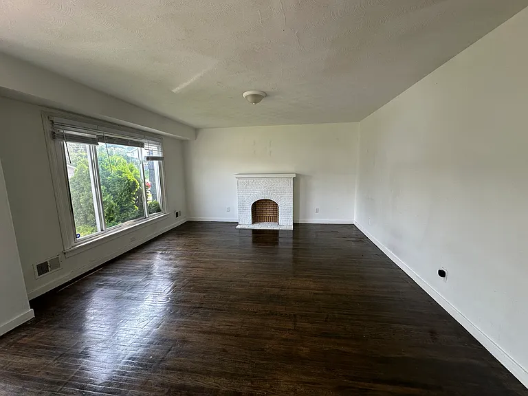 1764 Cone St — Photo 3